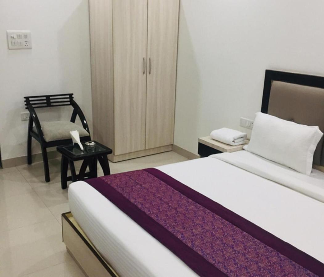 Aero Home Stay- Bed & Breakfast New Delhi Extérieur photo