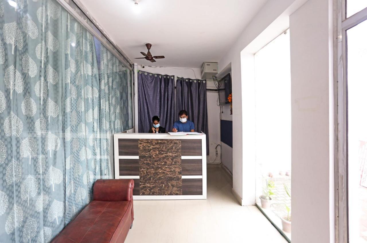 Aero Home Stay- Bed & Breakfast New Delhi Extérieur photo