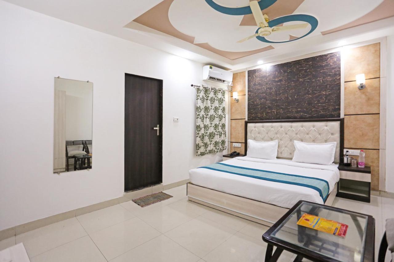 Aero Home Stay- Bed & Breakfast New Delhi Extérieur photo